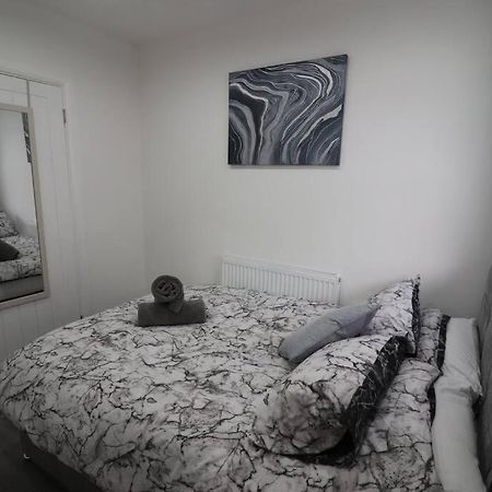 Cosy Two Bedroom First Floor Apartment Birmingham Eksteriør bilde