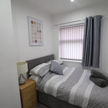 Cosy Two Bedroom First Floor Apartment Birmingham Eksteriør bilde