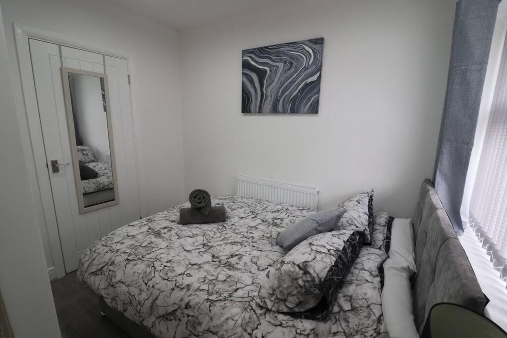 Cosy Two Bedroom First Floor Apartment Birmingham Eksteriør bilde