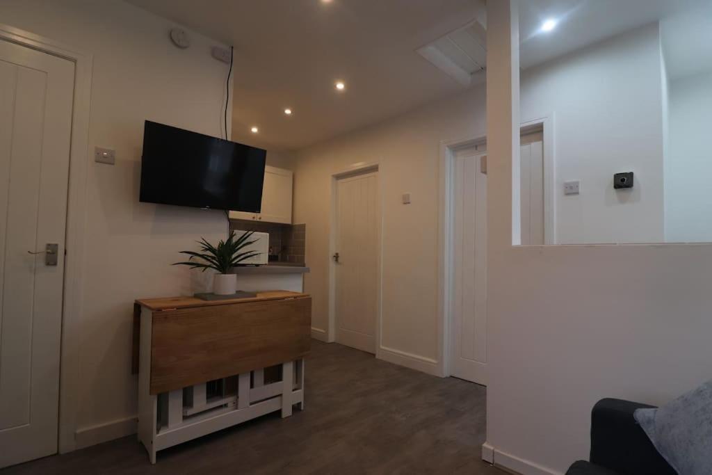 Cosy Two Bedroom First Floor Apartment Birmingham Eksteriør bilde
