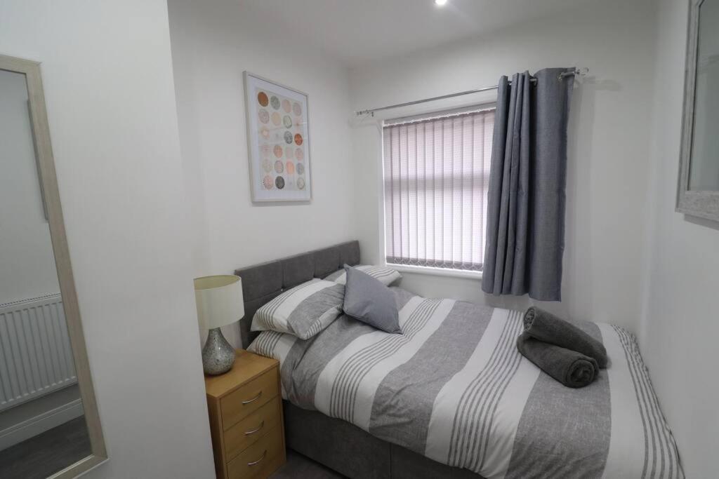 Cosy Two Bedroom First Floor Apartment Birmingham Eksteriør bilde