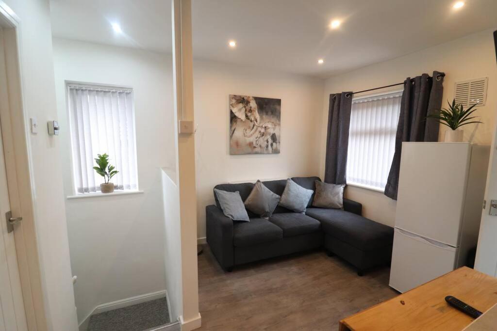 Cosy Two Bedroom First Floor Apartment Birmingham Eksteriør bilde